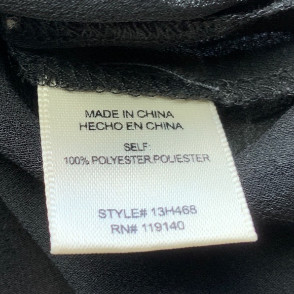 Black Tank Top Buttoned Top with Cutout. Size M. - Picture 6 of 6